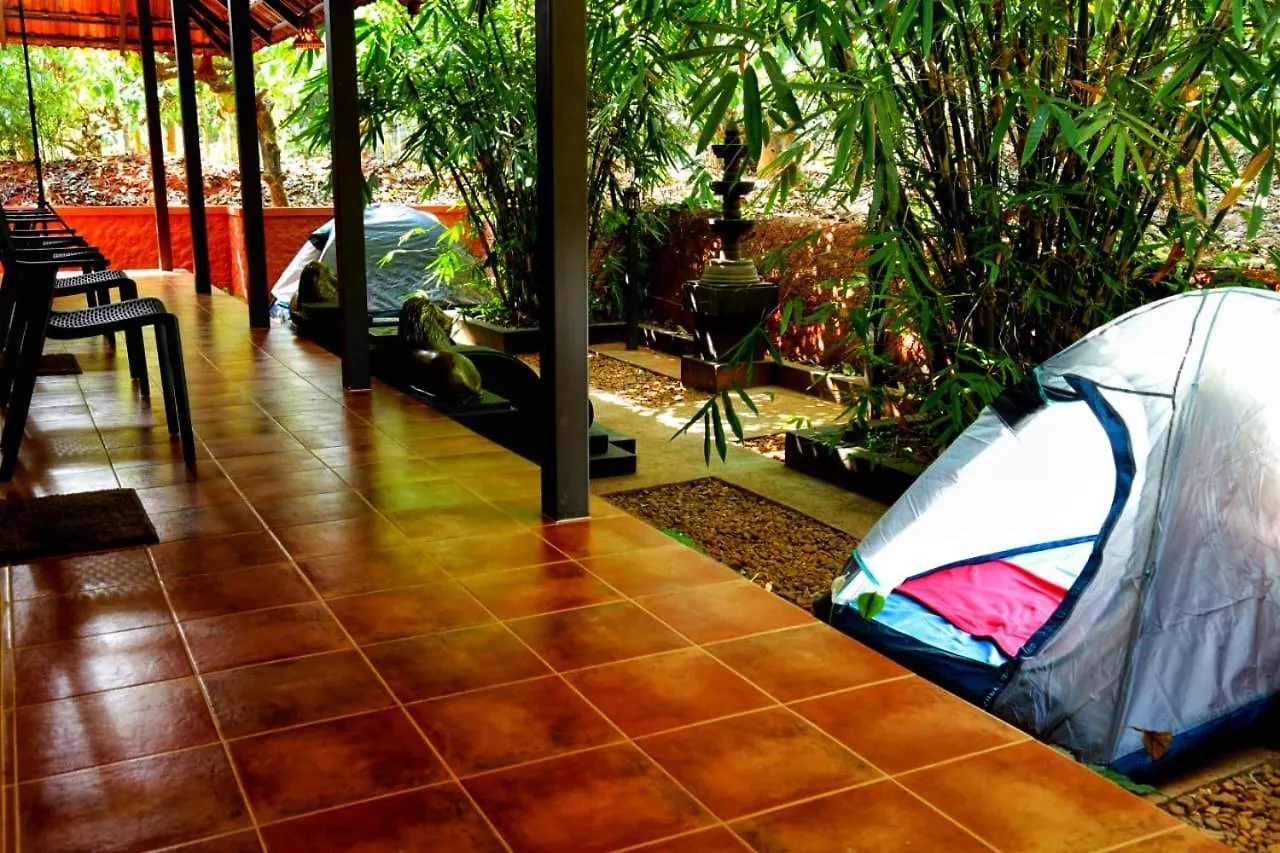 אתר נופש סולטאן באטרי Greens Tree House & Wood House