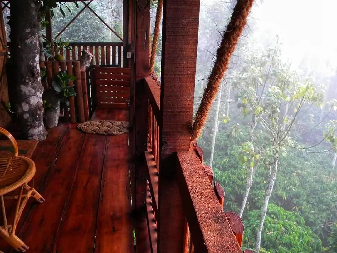 אתר נופש סולטאן באטרי Greens Tree House & Wood House
