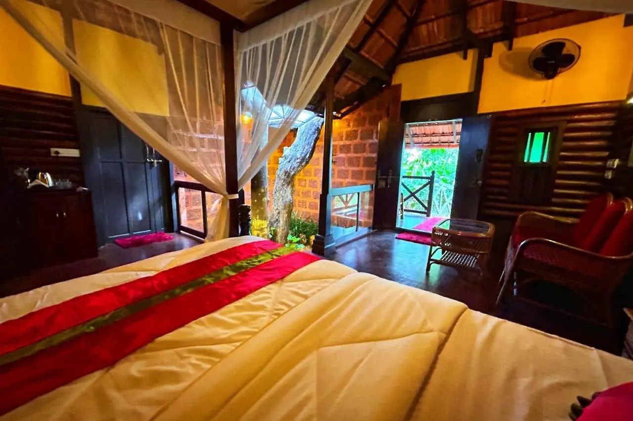 Greens Tree House & Wood House Sultan Bathery Rezort